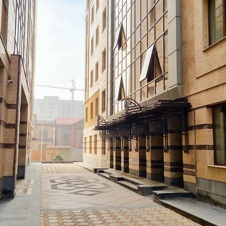 Olympavan Hotel エレバン エクステリア 写真