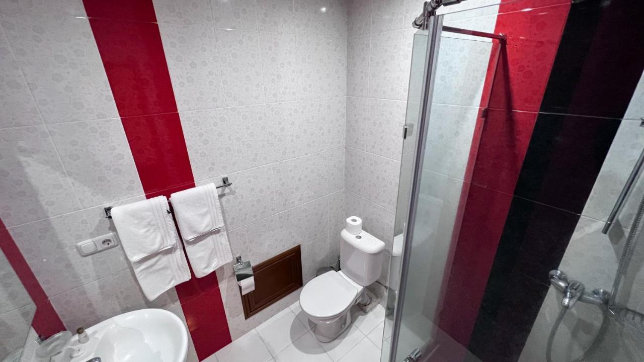 Olympavan Hotel エレバン エクステリア 写真